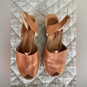 Andre Assous Espadrille Wedge, Tan Leather - Women’s size 7 (37)